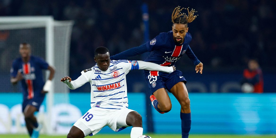 Better than Diarra: Sunderland racing PL clubs to sign £9m "genius"