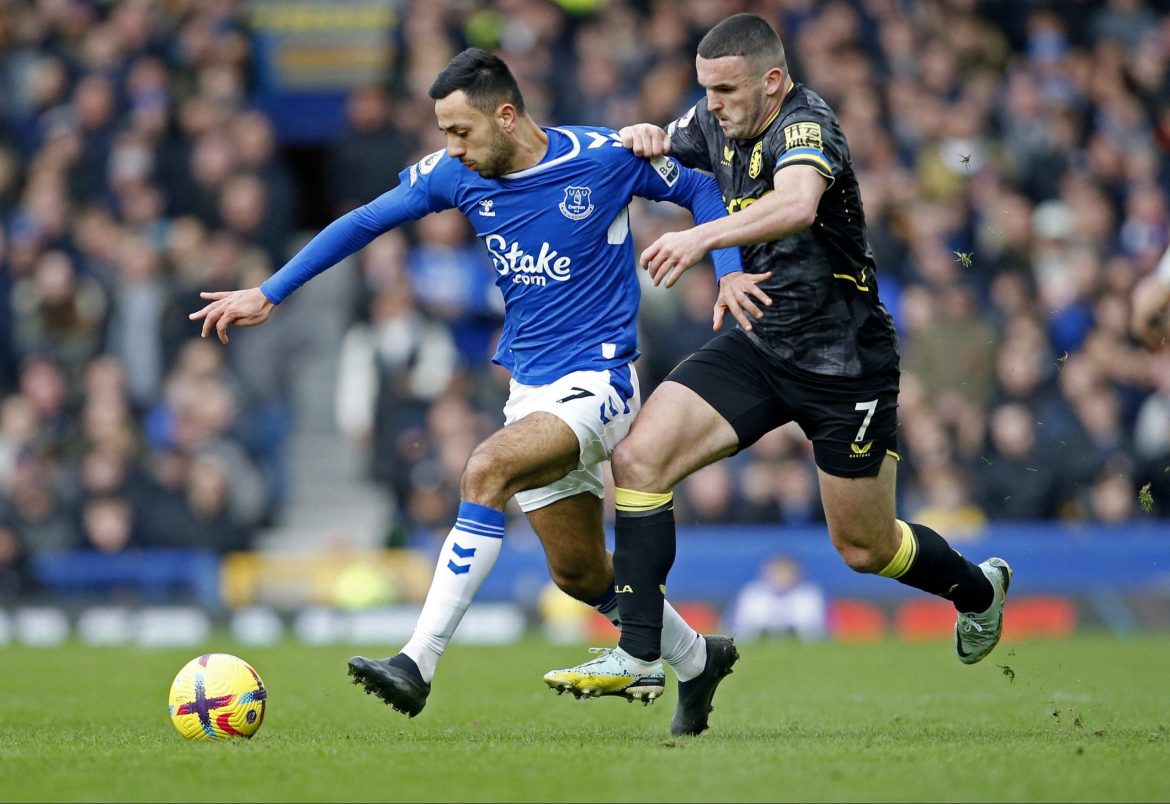 Dwight McNeil could now save Everton