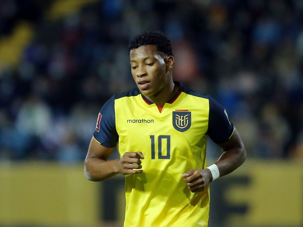 Newcastle eyeing up World Cup midfielder